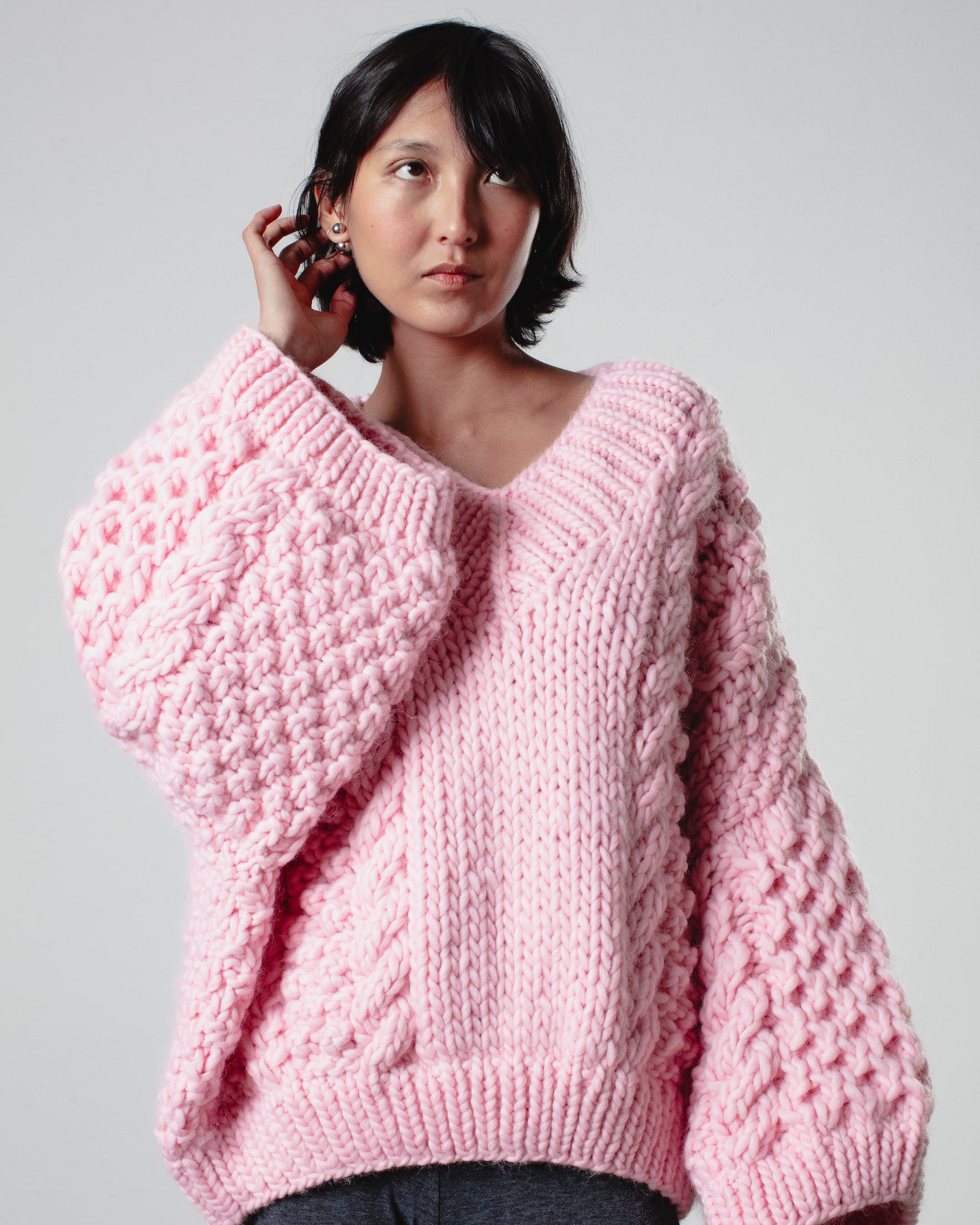 Mr Mittens I Knitwear I HONEY V NECK - Main Image