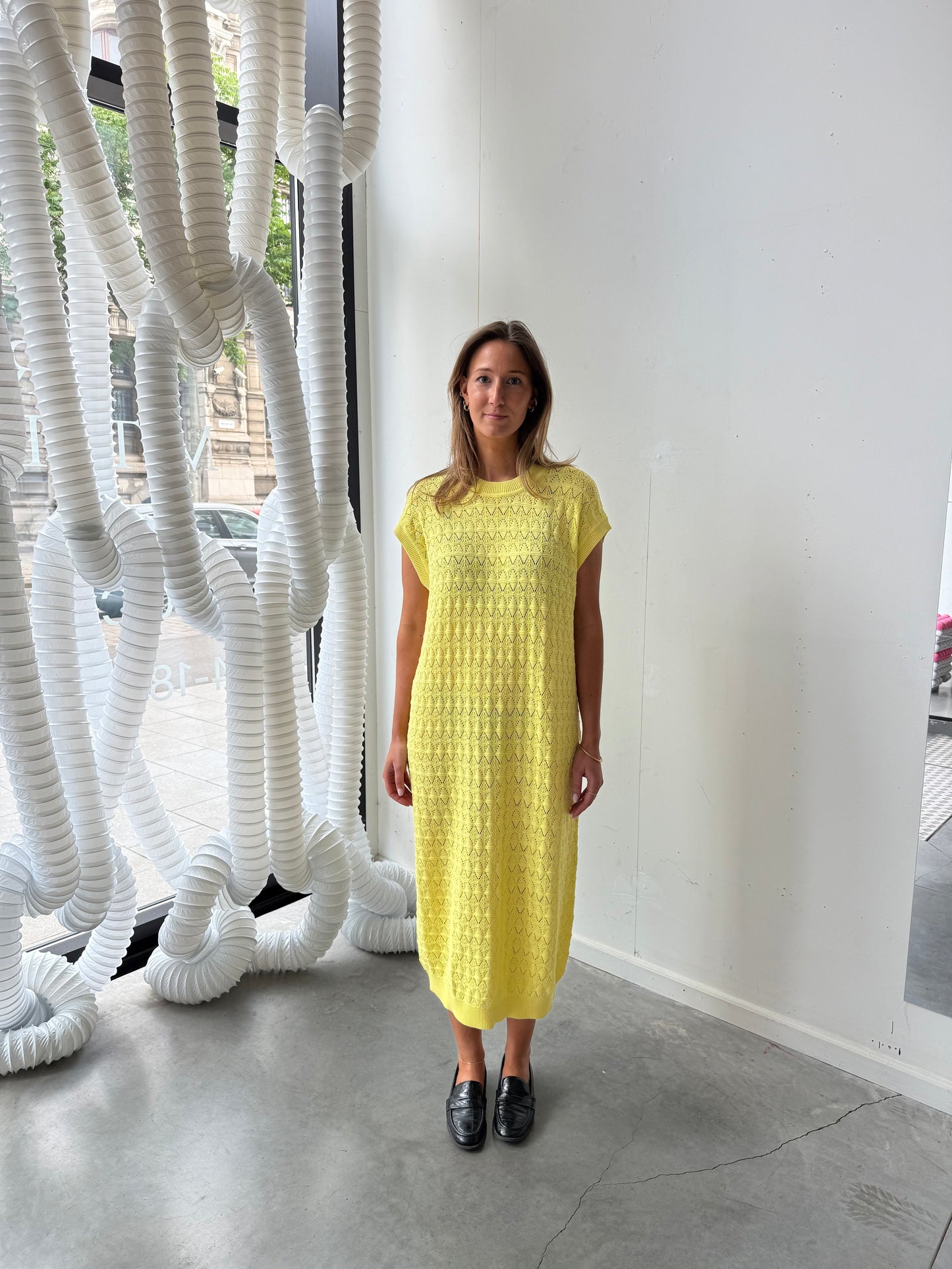 Sleeveless dress archive