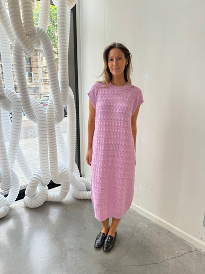 Sleeveless dress archive