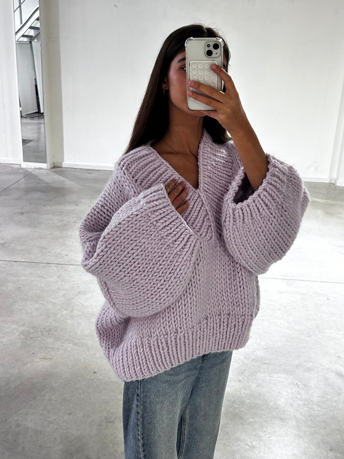 CHUNKY V NECK JUMPER - ARCHIVE