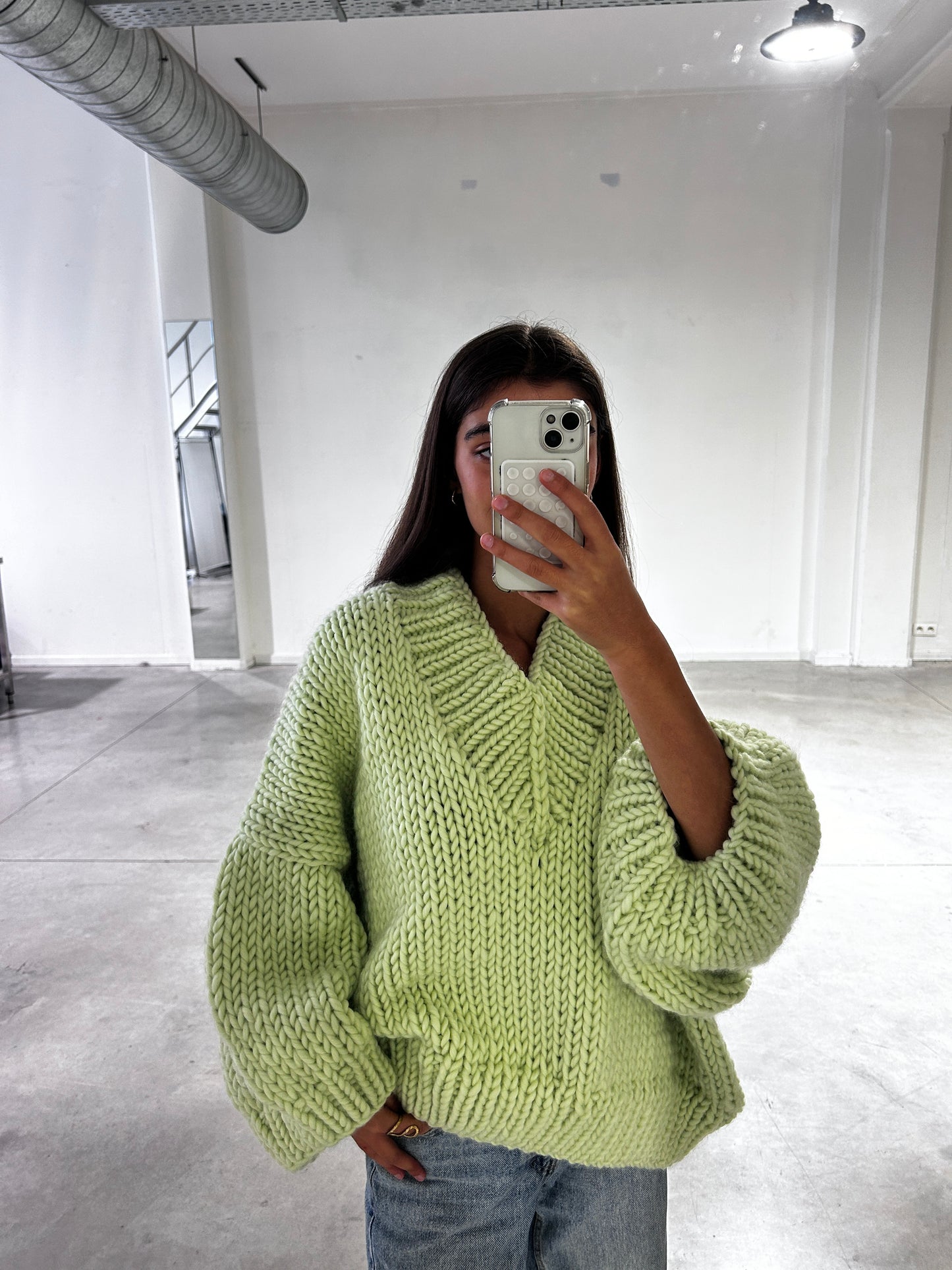 CHUNKY V NECK JUMPER - ARCHIVE