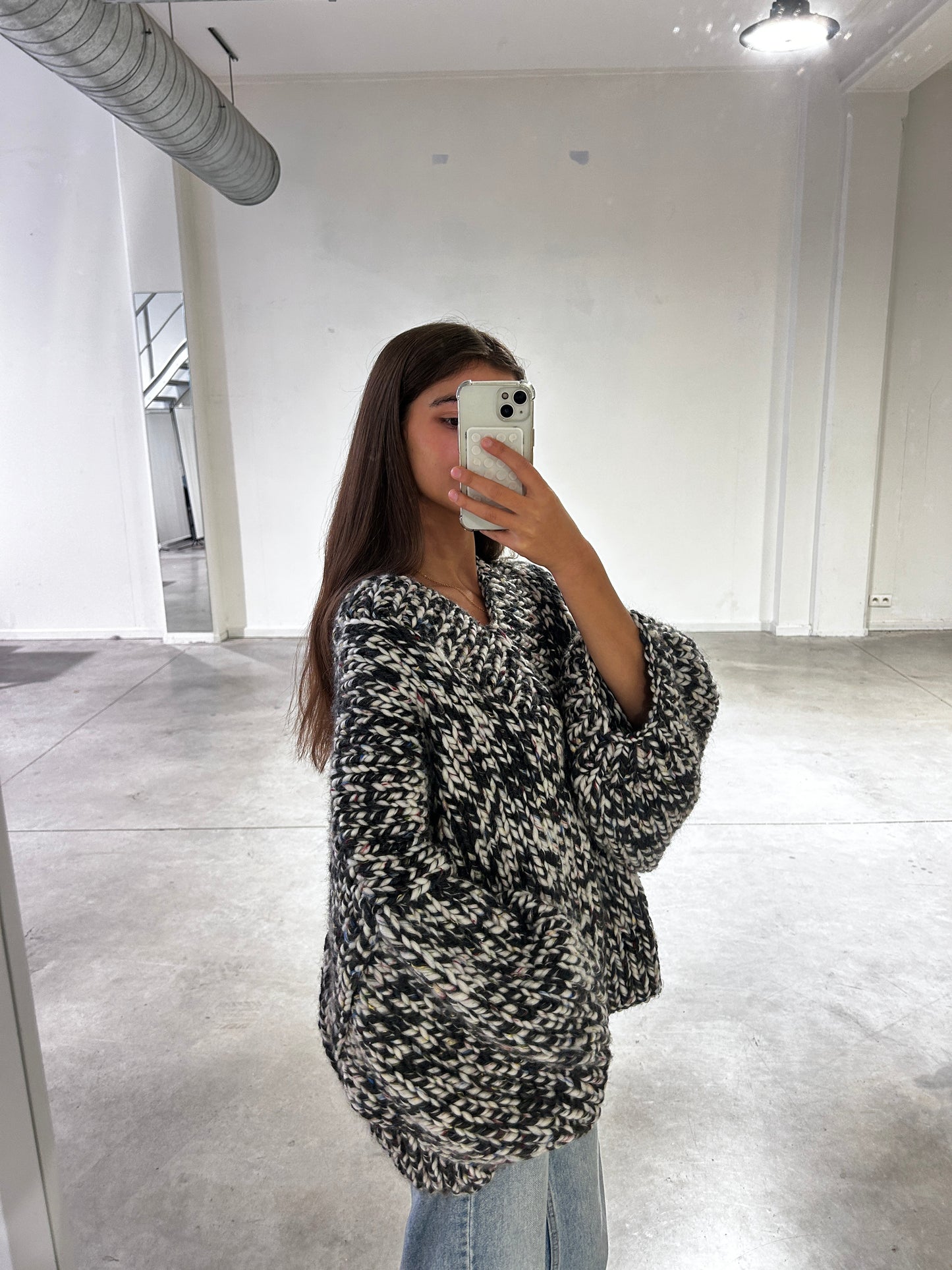 CHUNKY V NECK JUMPER - ARCHIVE