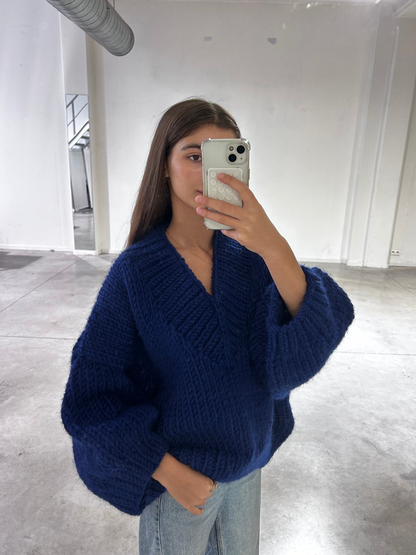 CHUNKY V NECK JUMPER - ARCHIVE