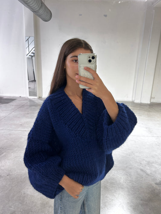 CHUNKY V NECK JUMPER - ARCHIVE