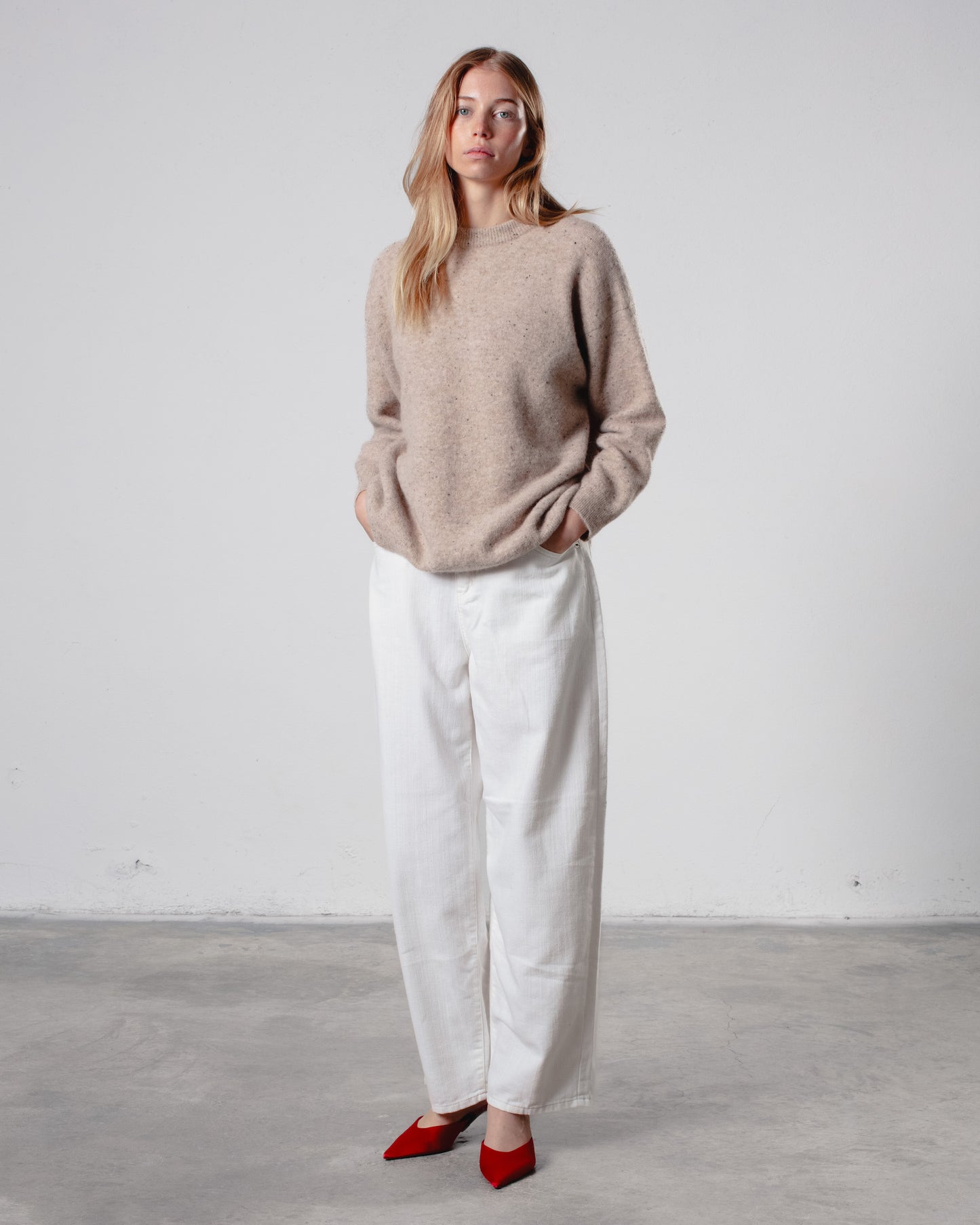 MEGAN CREWNECK