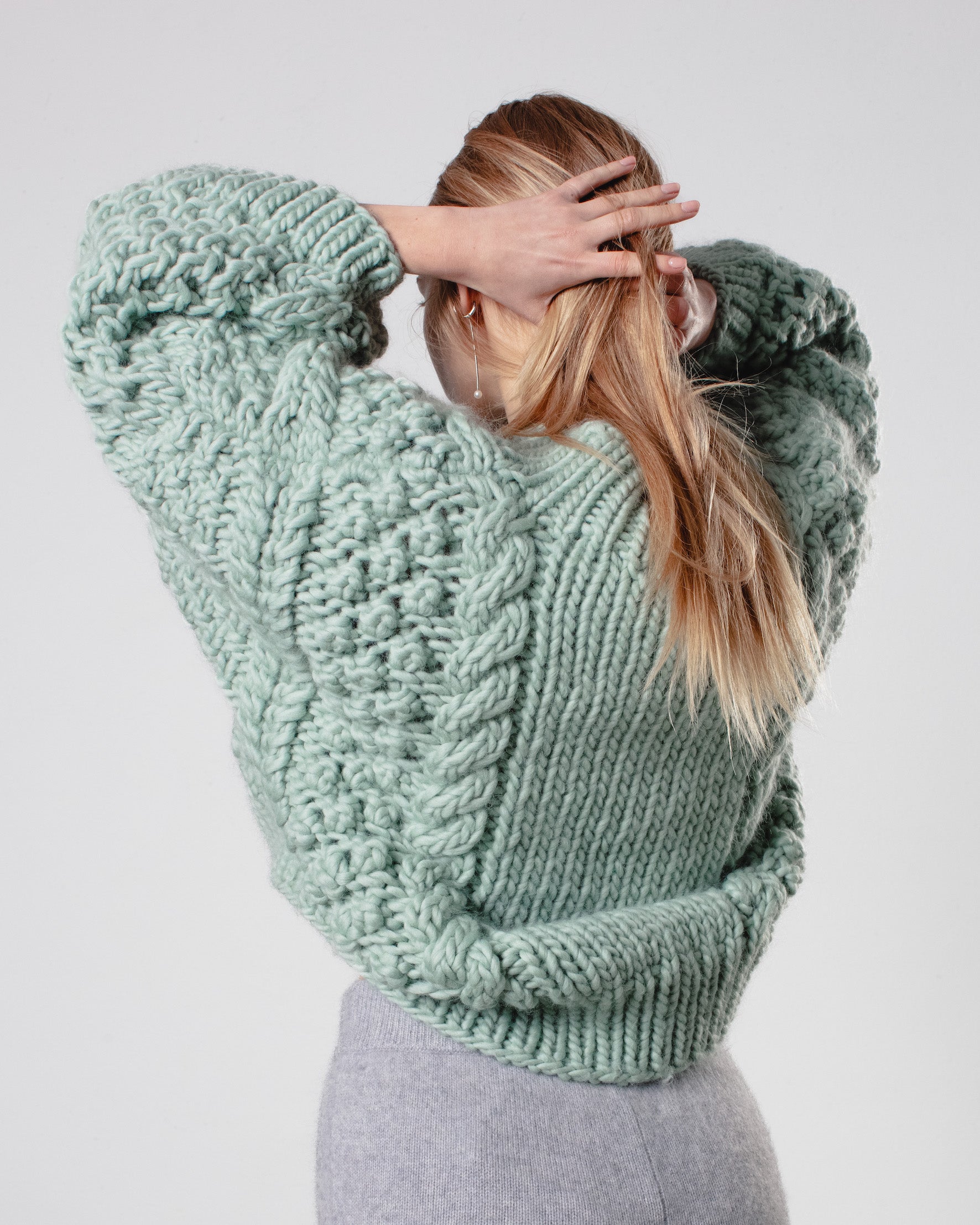 I Love Mr Mittens HONEY HIGH NECKニット Mr Mittens I Knitwear I HONEY V NECK