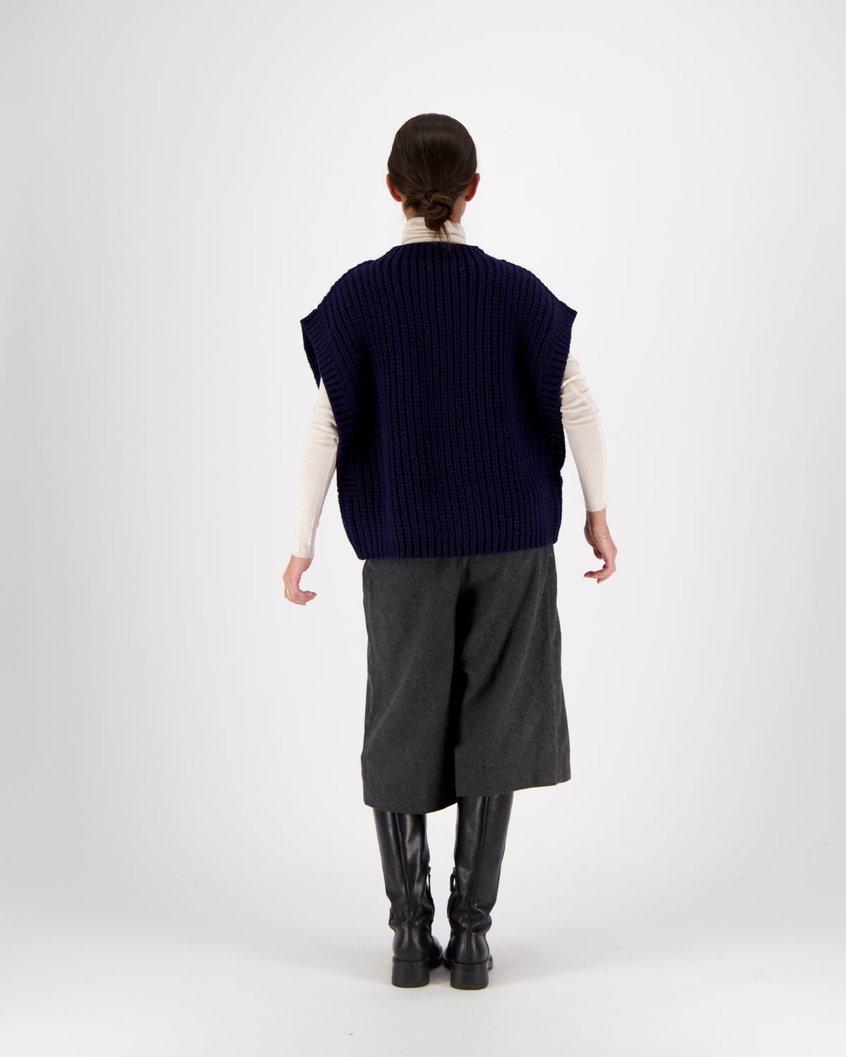 LEONORA FISHERMAN CREW NECK VEST